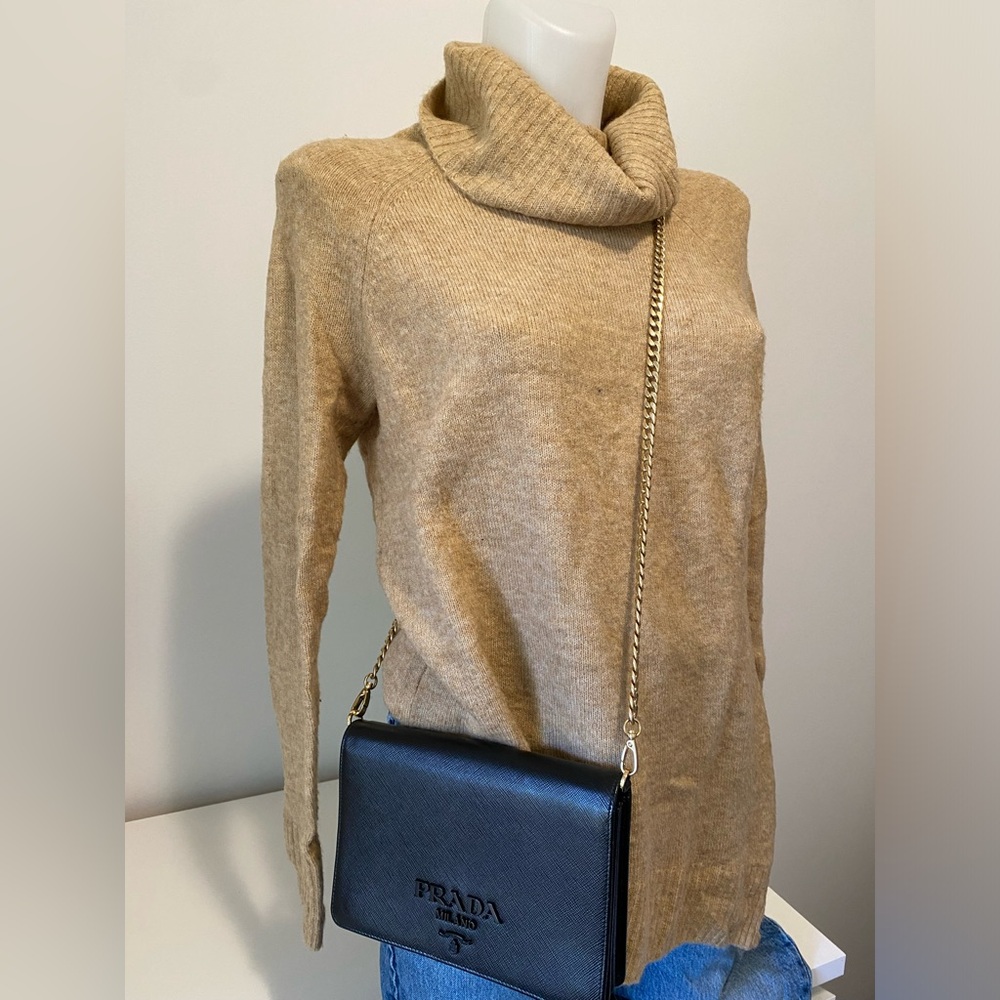 Fine knit wear, Turtle neck, Abercrombie &Fitch, size small